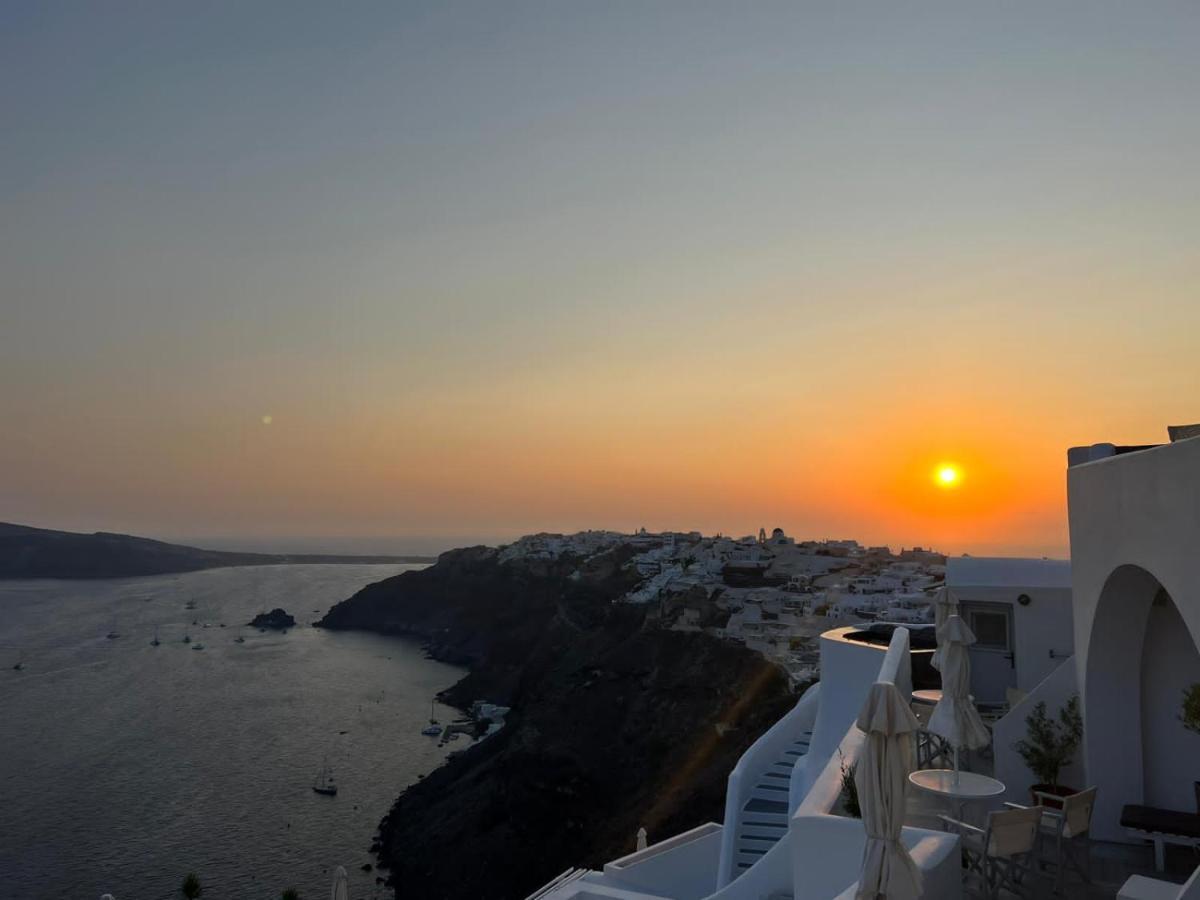Captain John Villas Oia - Caldera & Sunset View Exterior photo