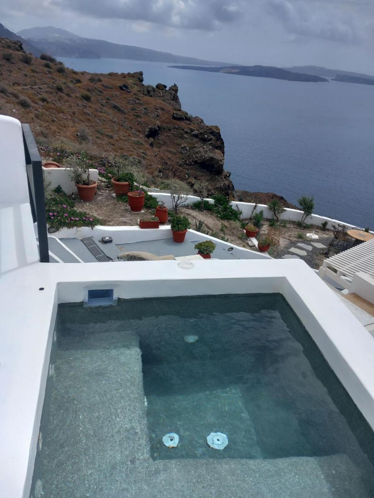 Captain John Villas Oia - Caldera & Sunset View Exterior photo